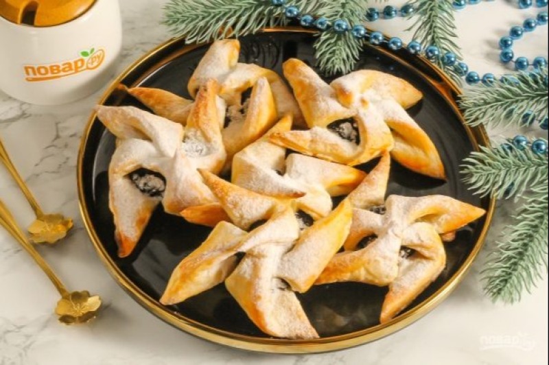 Звездочки из слоеного теста