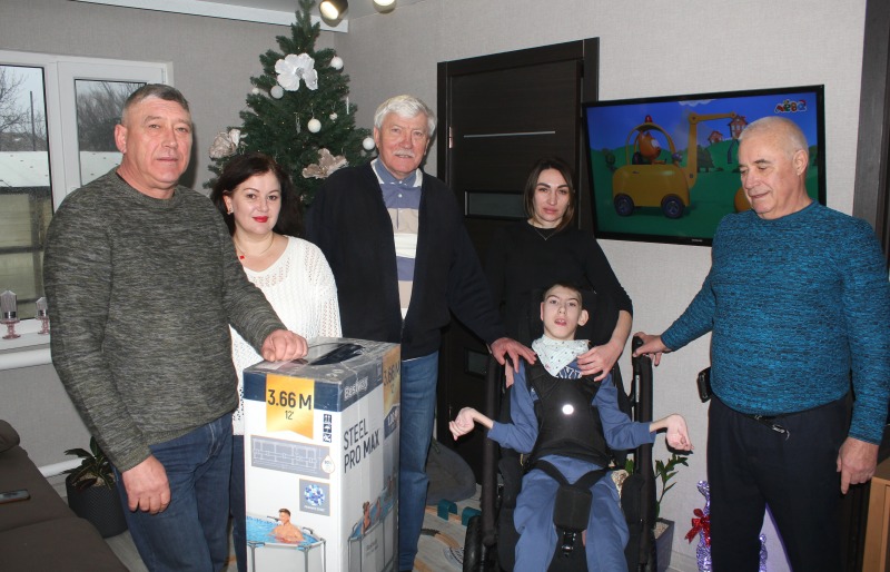 Депутат Донского парламента исполнил желание ребенка из Обливского района