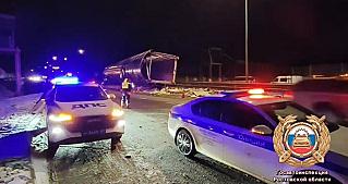 В Ростовской области самосвал снес пешеходный мост
