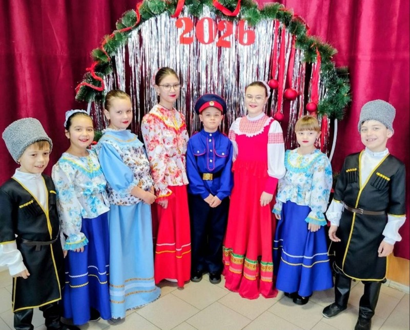 Юные таланты Обливского и Советского районов покорили фестиваль «Рождественская звезда»