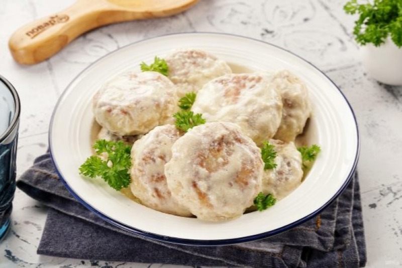 Куриные тефтели в сливочном соусе