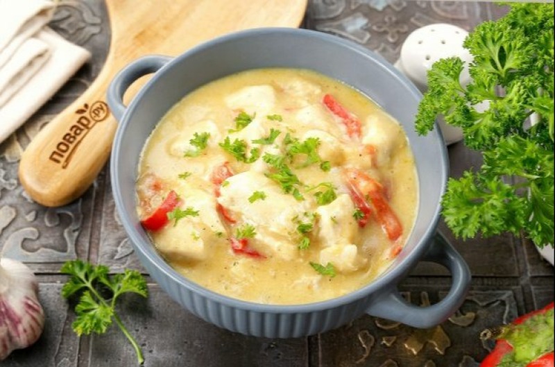 Фрикасе из курицы со сметаной