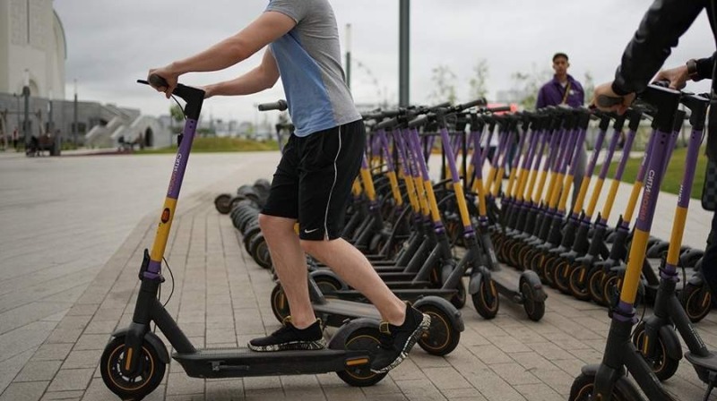 В России определят правовой статус водителей СИМ