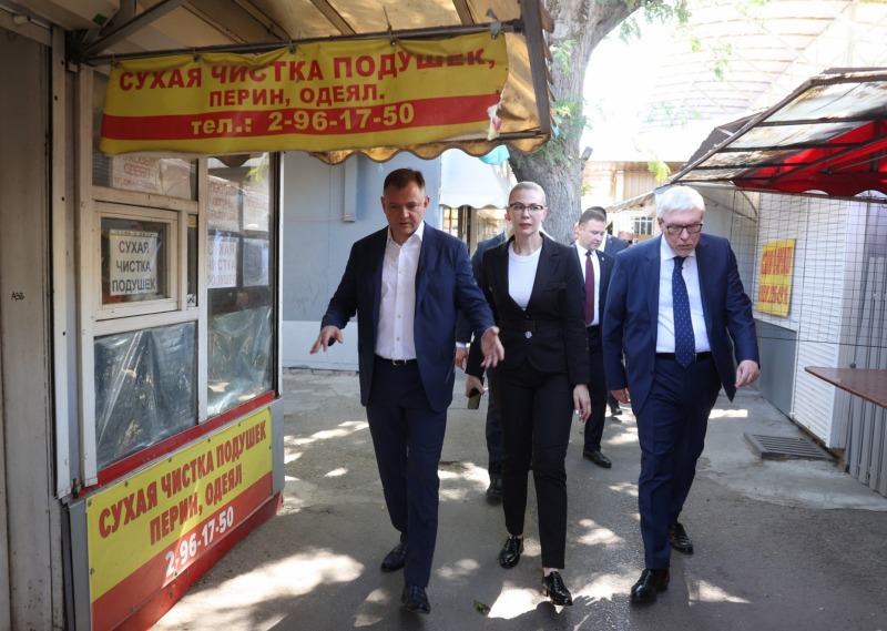 На Дону вступили в силу новые правила для уличной торговли и летних кафе