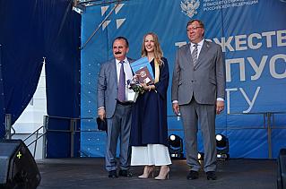 Востребованные кадры: на Дону медики и педагоги-отличники получают ипотеку под 1%