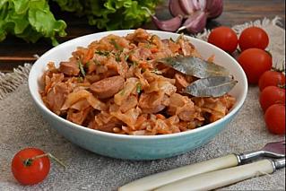 Солянка с сосисками в мультиварке