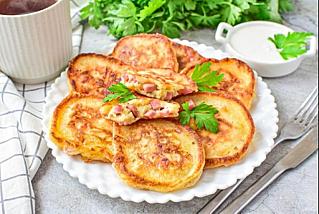 Оладьи с сыром и колбасой