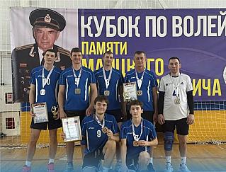 Обливские волейболисты – вторые в межрайонном турнире