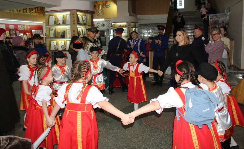 Масленичную неделю в Обливском районе завершили народным гуляньем