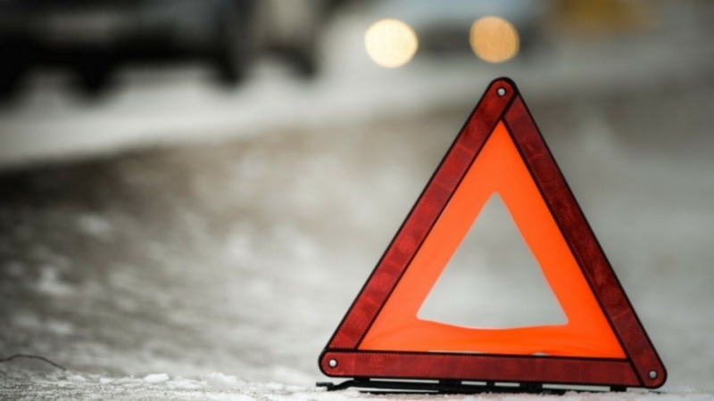 Водитель фургона погиб в ДТП на трассе в Ростовской области