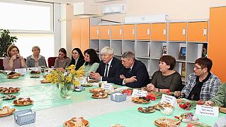 На встречах с семьями героев СВО обсудили волнующие женщин вопросы