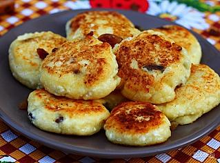 Сырники с изюмом