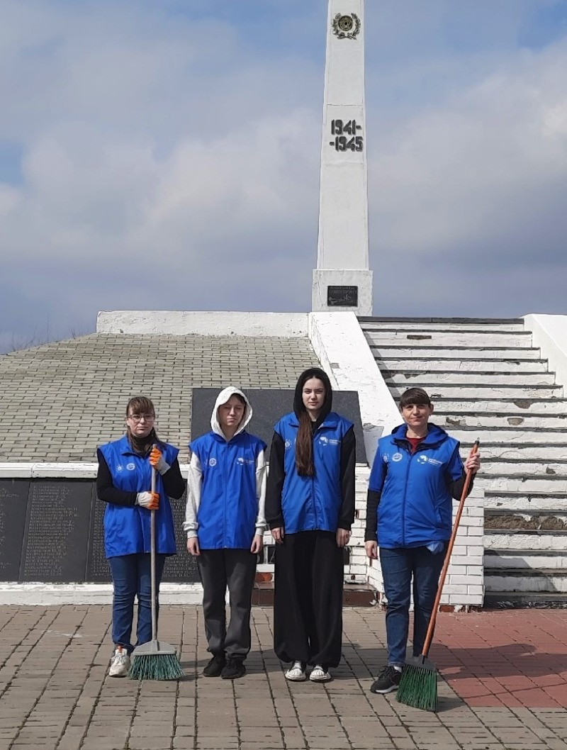 Обливские «Волонтеры Победы» дали старт акции «Международный субботник»