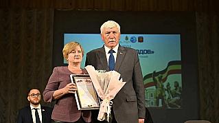 Педагог из Обливского района награждена за вклад в образование Дона