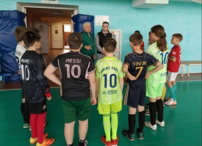 Тренировка со звездой: в Обливской ДЮСШ прошел мастер-класс  с профессиональным футболистом