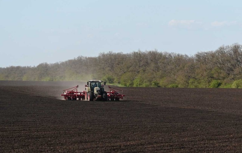 Весенний сев на Дону идет с опережением графика