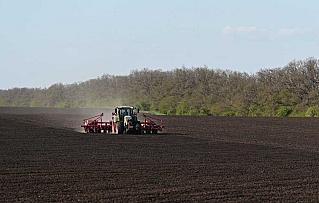 Весенний сев на Дону идет с опережением графика