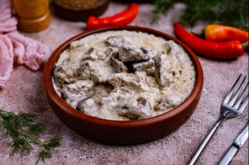 Печень говяжья в сметане