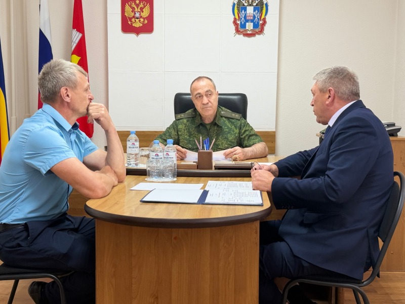 Глава Донского следкома провел прием граждан в Обливском районе