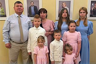 Посмотрели спектакль по приглашению губернатора