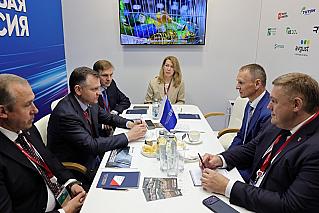 ПМЭФ-2026 обсудили расширение производства «Технониколь» на Дону