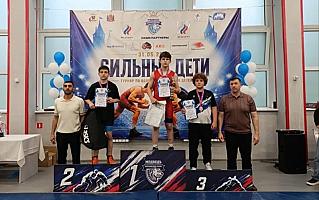 Победа юного обливчанина на областном турнире по вольной борьбе