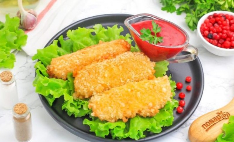 Жареный сулугуни с соусом