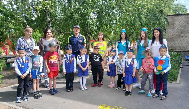 «Возьми ребенка за руку!» - напомнили взрослым в Обливском районе
