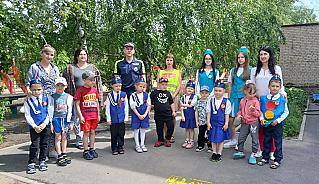 «Возьми ребенка за руку!» - напомнили взрослым в Обливском районе