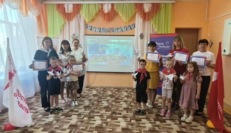 Обливские дошкольники зажгли «Огонек памяти»