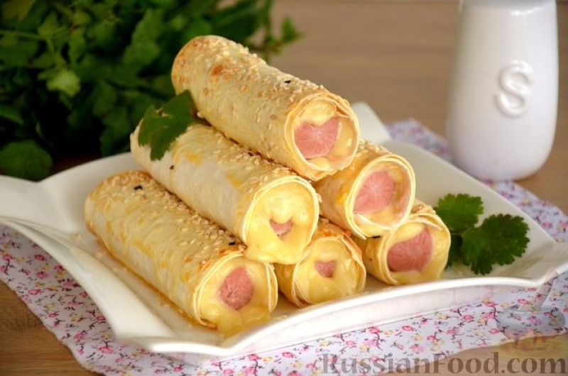 Сосиски с сыром в лаваше (в духовке)