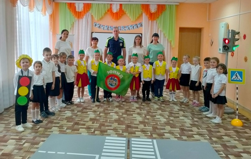 Красный, желтый, зеленый: «День Светофора» прошел в детском саду «Тополёк»