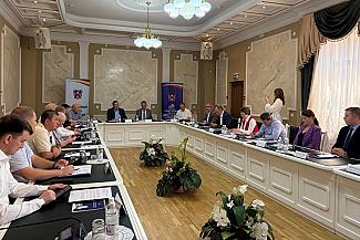 Федеральный эксперт провел встречи с общественными наблюдателями в Ростовской области