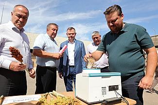 Глава Донского региона оценил потенциал предприятий АПК в Обливском районе