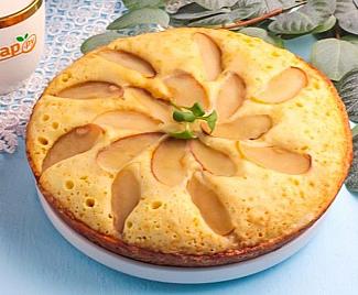 Шарлотка с яблоками на сковороде