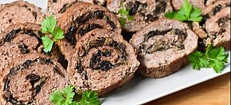 Мясной рулет с грибами