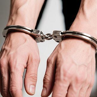 Наркокурьер из Ростова попался с поличным при попытке спрятать «закладку»