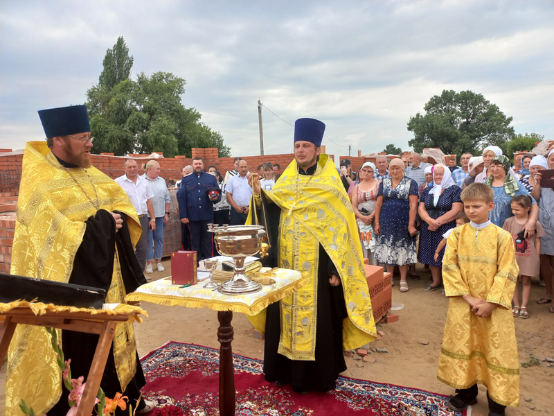 В хуторе Пичугине строят храм 