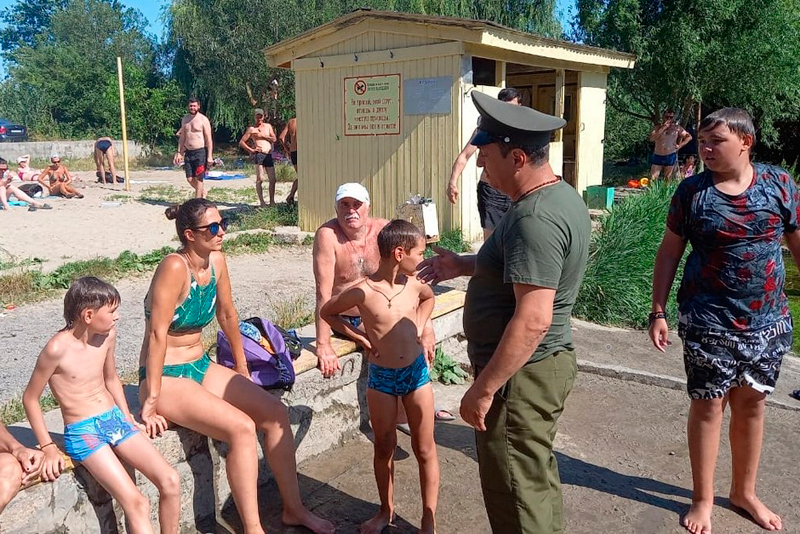 Казаки-дружинники ведут профилактическую работу на водоемах