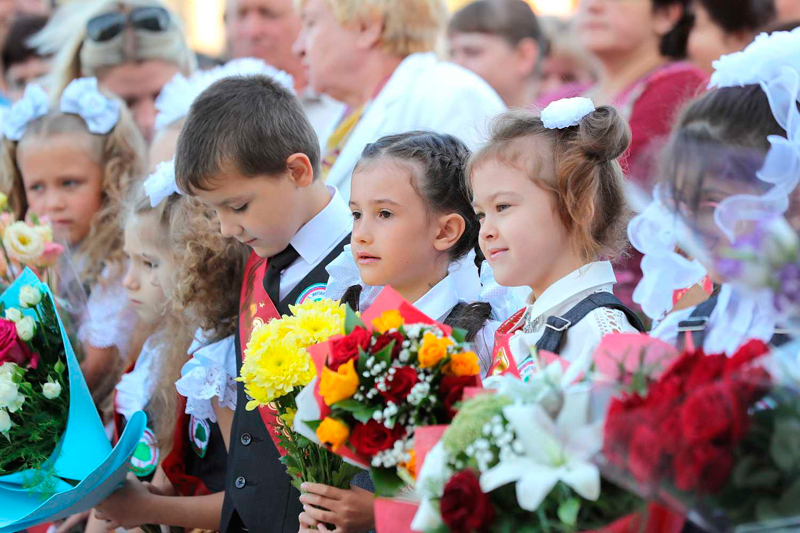 В новом учебном году за парты сядут 462 тысячи школьников