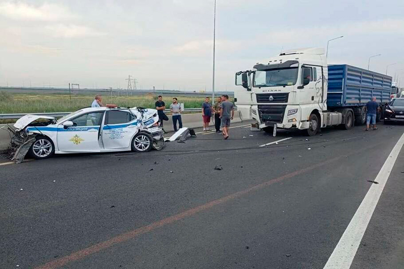 В ДТП пострадали полицейские