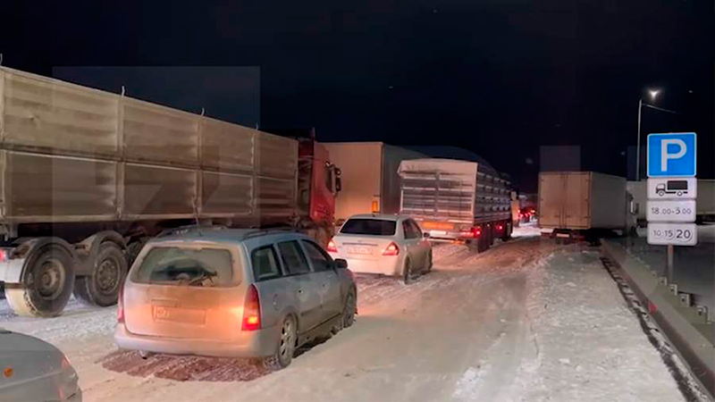 В Ростовской области открыли движение по ряду трасс, закрытых из-за снегопада