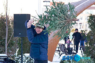 В Ростове прошел чемпионат по метанию ёлок