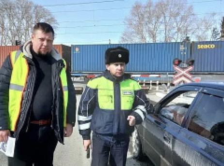 В Кабанском районе автомобилистам напомнили о безопасности при проезде железнодорожных переездов