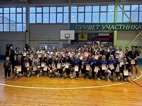 В ФОКе «Чембар» прошёл Открытый Кубок Белинского района по волейболу, посвящённый 81-летию Победы в Великой Отечественной войне и памяти Героя России Дмитрия Владимировича Першина