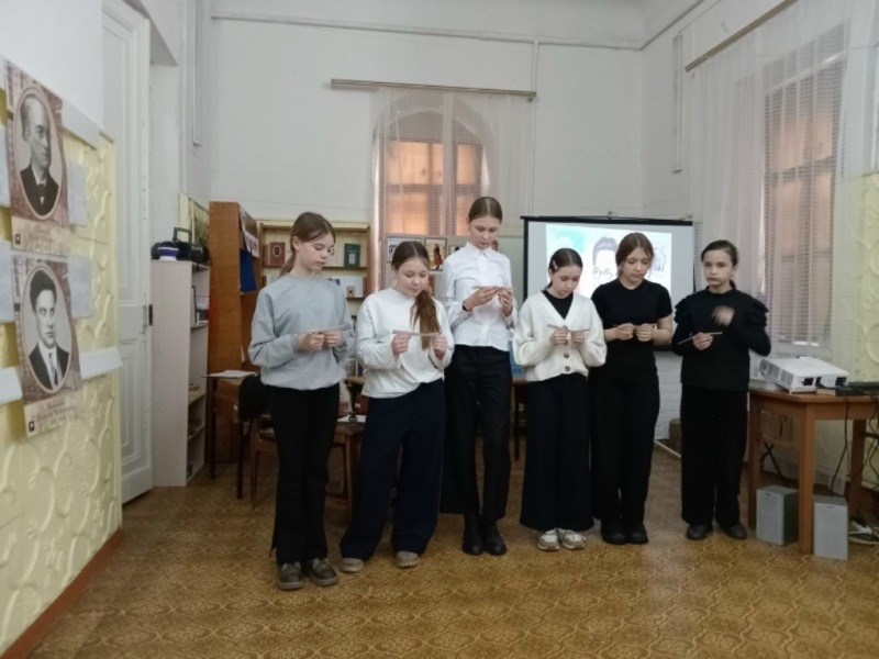 В детской библиотеке прошел поэтический вернисаж «Капели звонкие стихов», посвященный Всемирному Дню поэзии