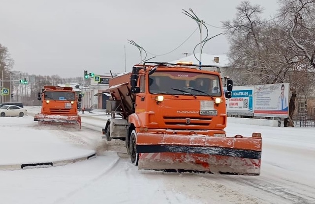 В Белогорске Автодорсфера убирает последствия снегопада.