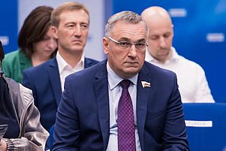 «Патриотизм и защита суверенитета - крайне актуальные темы в предлагаемых поправках к Конституции», - Василий Суханов