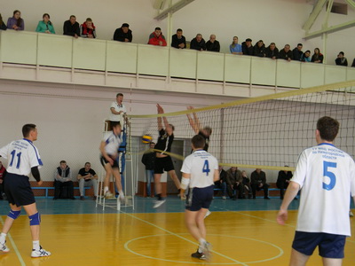 В игре волейболисты