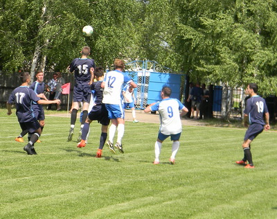 Борьба за верховой мяч